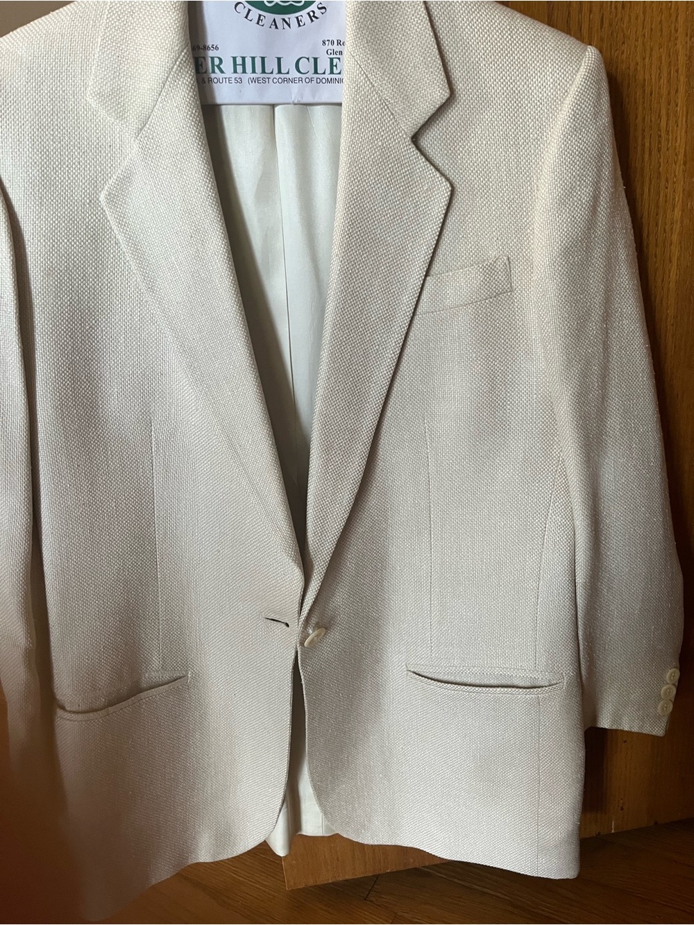 Woman’s Cream Textured Single-Breasted Blazer